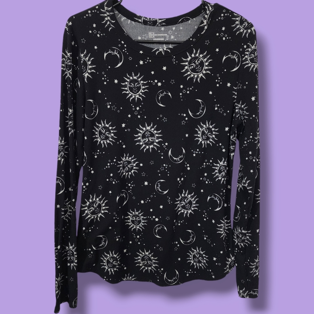 Gothic thermal shirt from No Boundaries size XXL